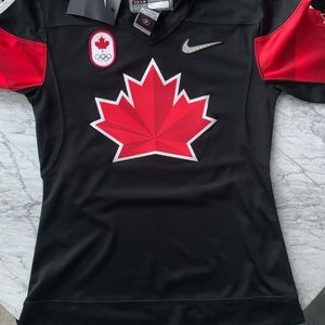 Nike Olympics Hockey Team Canada Womens Jersey (Small)